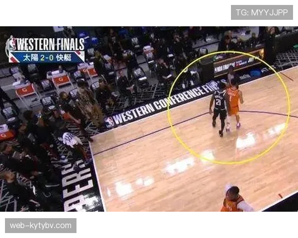 多名球员冲突时裁判如何判罚才能避免争议？