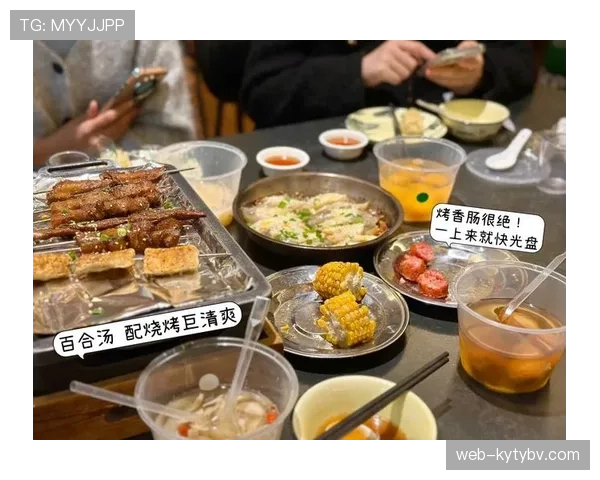 柳雅慧训练完直接拎爱马仕去吃夜市烧烤？